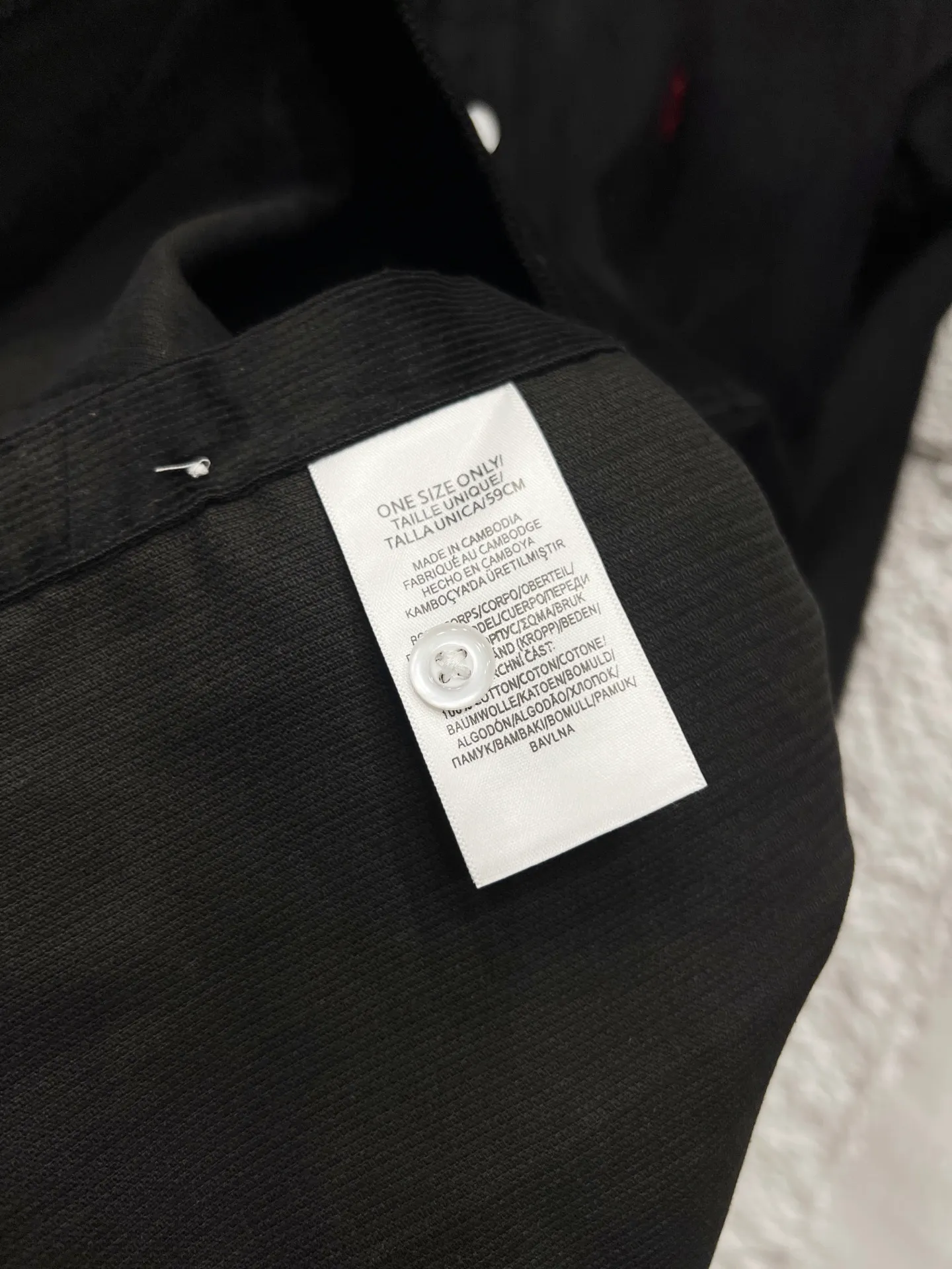 P230 Style number: T58 pure cotton corduroy shirt, black, navy, white, khaki, four colors Size: M (110-125 pounds) L (125-140 pounds) XL (140-155 pounds) 2XL (155-170 pounds) Color: black